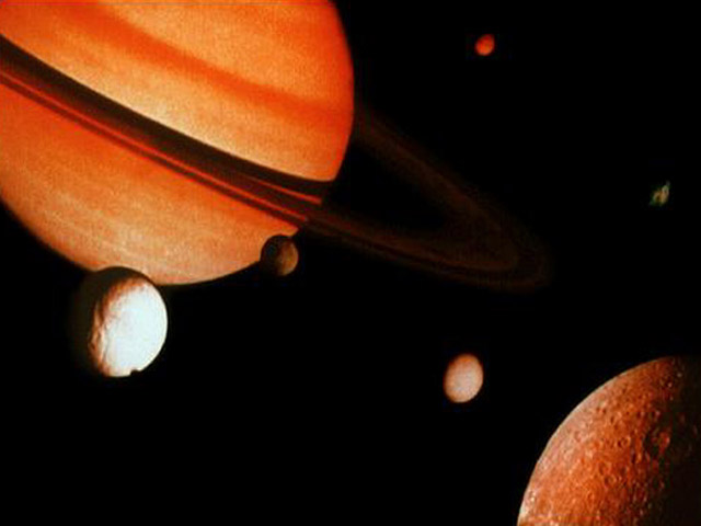 Сатурн и шесть из его спутников