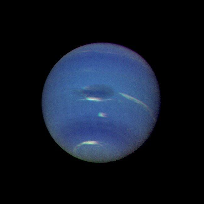 Сине-зеленая атмосфера Нептуна