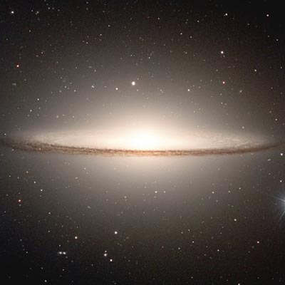   (Sombrero) - M104 (NGC 4594)